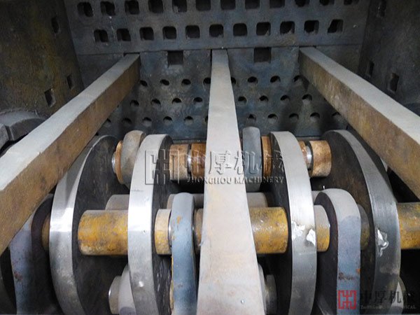 方箱式破碎機(jī)內(nèi)部結(jié)構(gòu)